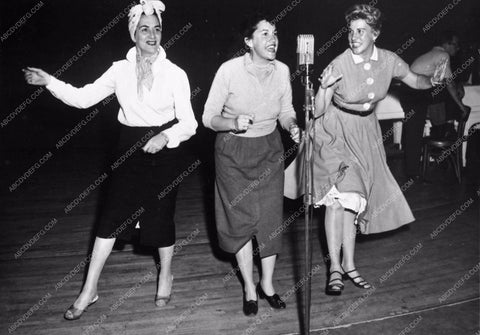 c 1956 Patty Maxene LaVerne Andrews Sisters at Moulin Rouge club 3800-20