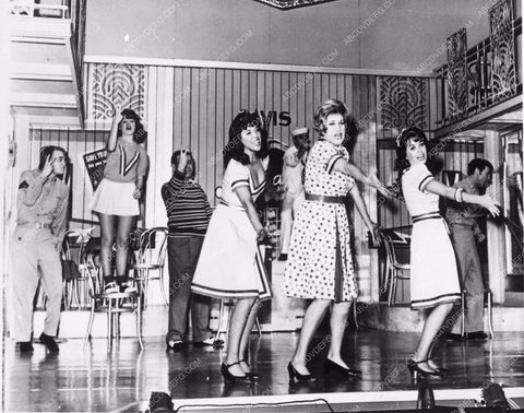 Patty Maxene Andrews Sisters live stage play Over Here 3800-23