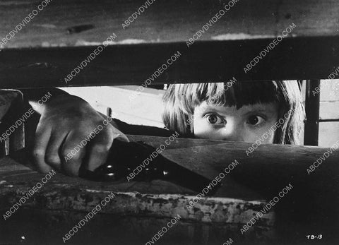 Hayley Mills and the pistol film Tiger Bay 4004-24