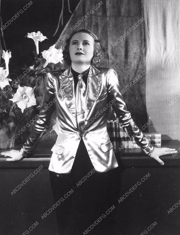 beautiful Barbara Stanwyck in metallic jacket and tie 4055-14