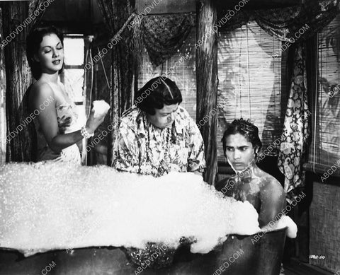 Maria Montez watches Sabu in the bathtub film White Savage 4145-29