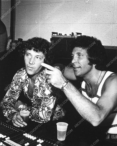 music candid Tom Jones at the mixing board 4257-11