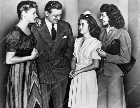 candid Ingrid Bergman David Selznick Shirley Temple Jennifer Jones 4439-17