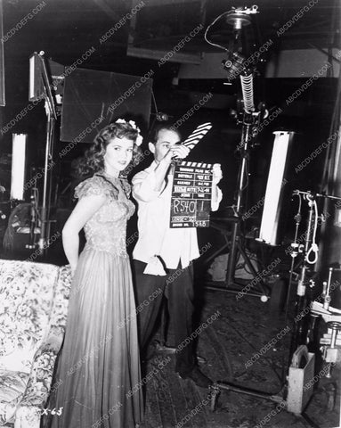 Shirley Temple and clapboard behind the scenes 4439-24
