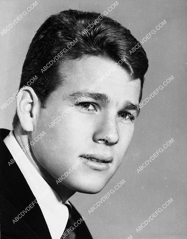 young Ryan O'Neal portrait 4447-03