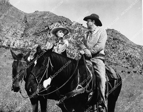 Pamela McMyler Ben Johnson on horseback film Chisum 4447-29