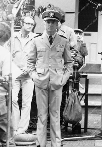 Robert Redford in military uniform behind the scenes 4463-29