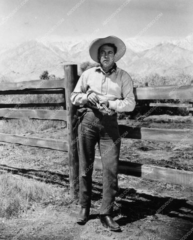 Le Roy Mason in a western film scene 4481-02