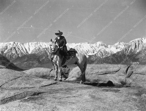 Buck Jones and his horse Silver serial film The Roaring West 4519-18