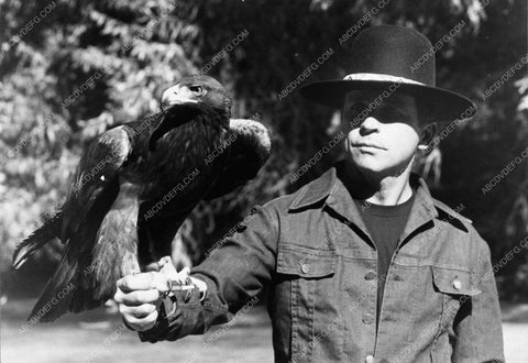 Tom Laughlin and hunting eagle from Billy Jack film series 4529-10