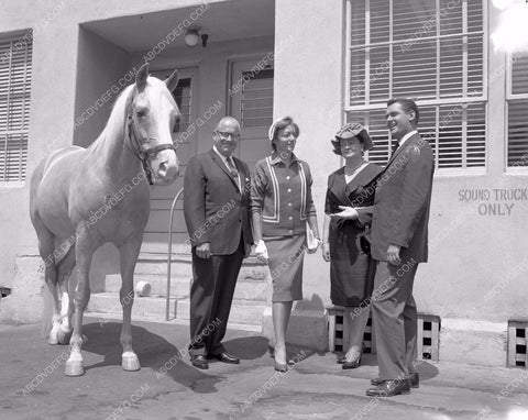 Alan Young Mister Ed behind the scenes studio backlot TV Mr. Ed 45bx01-06