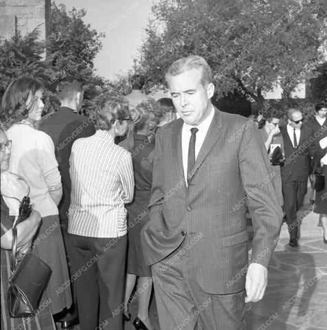 Alan Ladd funeral Robert Ryan 45bx01-113