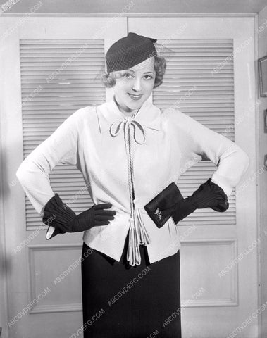 Sally Eilers displays home and fashion for the newspapers 45bx02-55