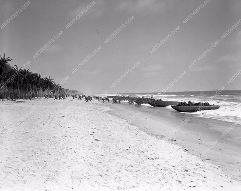 William Bendix Lloyd Nolan cast making of Guadalcanal Diary 45bx04-114