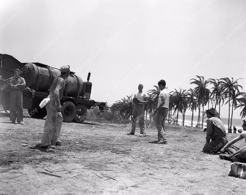 William Bendix Lloyd Nolan cast making of Guadalcanal Diary 45bx04-115