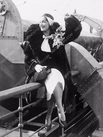 news photo Marlene Dietrich arrives in the U.S. for the first time 45bx04-137