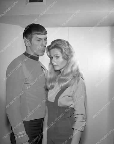 Leonard Nimoy Jill Ireland original TV Star Trek show 45bx05-149