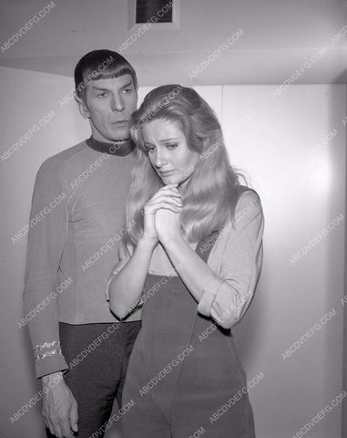 Leonard Nimoy Jill Ireland original TV Star Trek show 45bx05-150