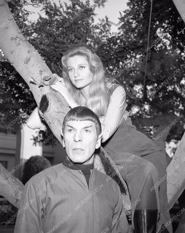 Leonard Nimoy Jill Ireland original TV Star Trek show 45bx05-153