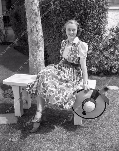 Sally Eilers gives fashion tour of home for Look Magazine 45bx05-69