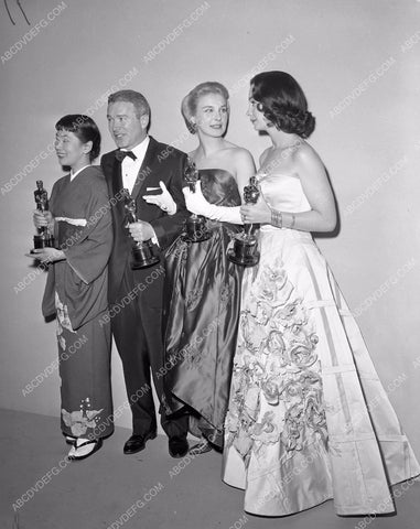 1957 oscars Joanne Woodward Red Buttons Academy Awards 45bx05-81