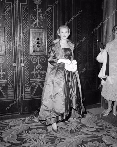 1957 Oscars Joanne Woodward arrives at Academy Awards 45bx05-84