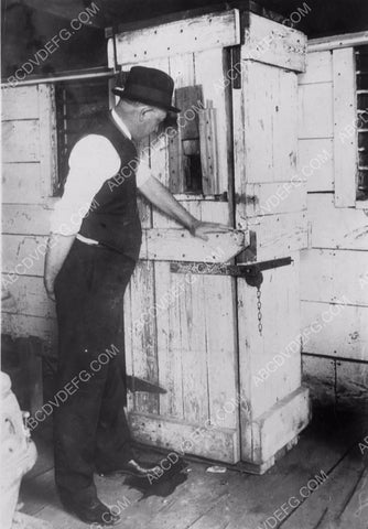 news photo prison torture device used in Atlanta, Ga. 45bx06-032