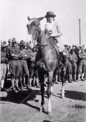 Mary Pickford at honorary ceremony w marines WWI 45bx07-022