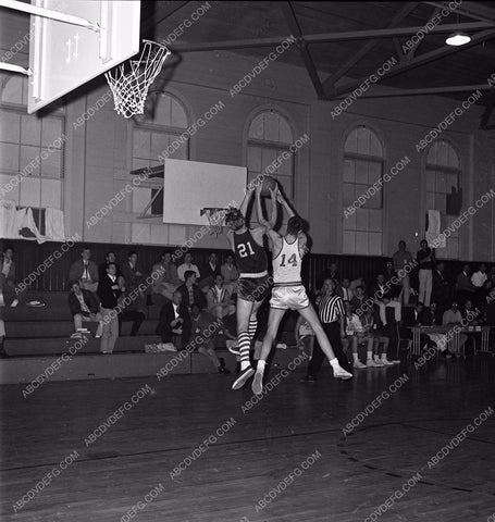 sports photo LACC college basketball v Holywood University 45bx07-121