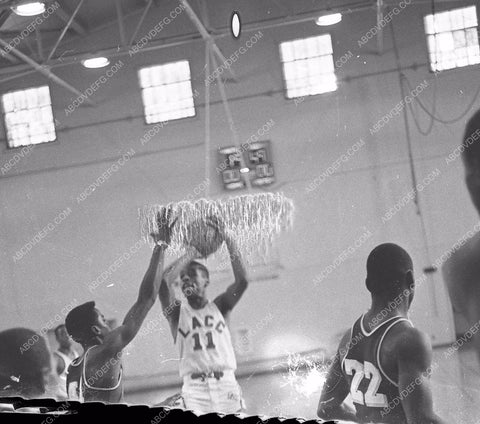 sports photo LACC college basketball v Holywood University 45bx07-140
