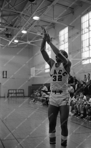 sports photo LACC college basketball v Holywood University 45bx07-143