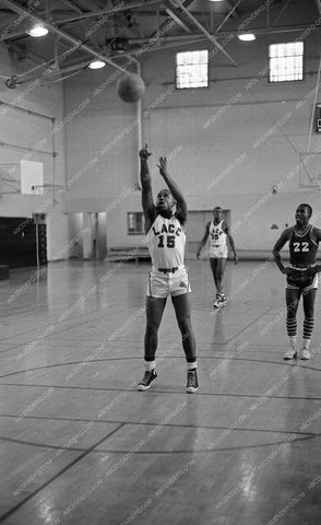 sports photo LACC college basketball v Holywood University 45bx07-153