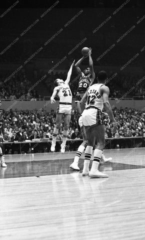 sports photo Los Angeles Lakers v Cincinnati pro basketball 45bx07-159