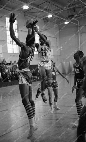 sports photo LACC college basketball v Holywood University 45bx07-164