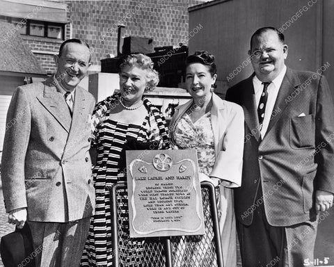 Hal Roach Studios make Lake Laurel and Hardy plaque for Echo Park 45bx08-286
