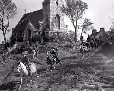 Cornel Wilde and cast ride across Fox backlot film Forever Amber 45fa-01