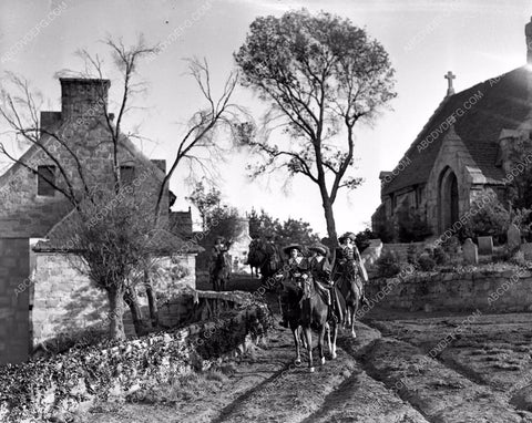 Cornel Wilde and cast ride across Fox backlot film Forever Amber 45fa-40