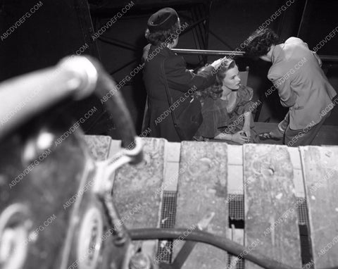 Peggy Cummins behind the scenes film Forever Amber 45fa-82