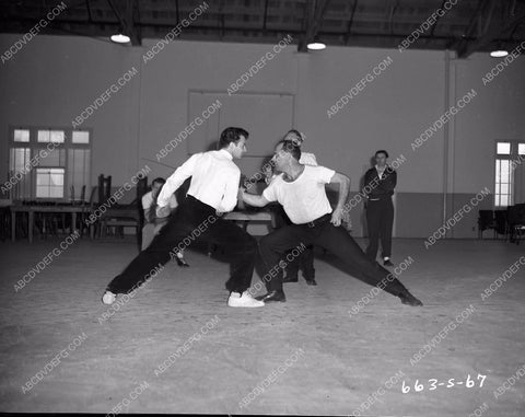 Cornel Wilde fencing practice between takes film Forever Amber 45fa-83