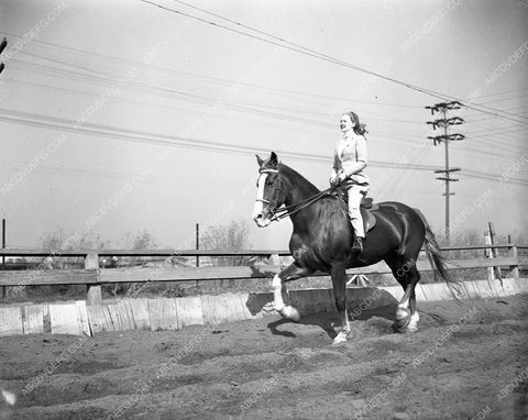 Peggy Cummins on horseback 20th Century Fox Backlot Forever Amber 45fa-98