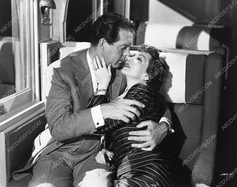 Fred MacMurray Claudette Colbert film Family Honeymoon 4651-05
