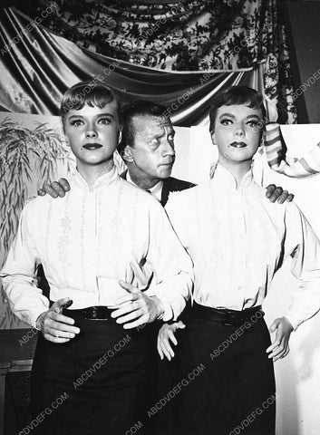 Anne Francis and her mannequin look alike TV The Twilight Zone ep The After Hours 4651-26