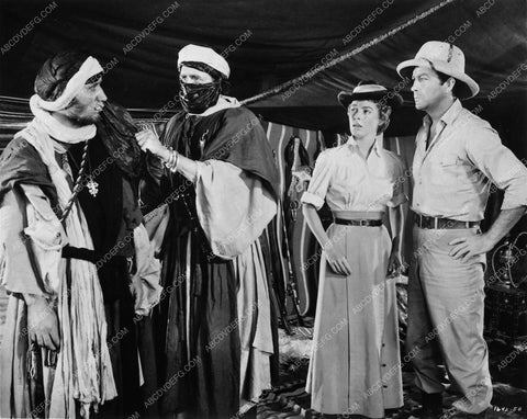 Robert Taylor Eleanor Parker film Valley of the Kings 4710-10