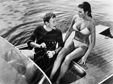 wet Raquel Welch in bikini film Fathom 4828-33