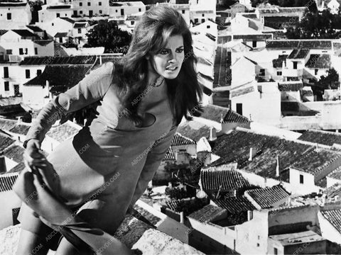 Raquel Welch film Fathom 4828-35