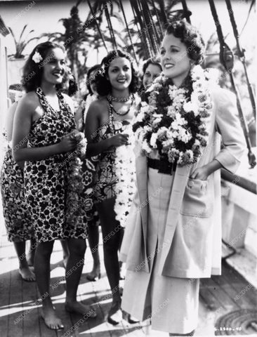 candid Mary Astor greeted by the locals film The Hurricane Pago Pago 4935-02