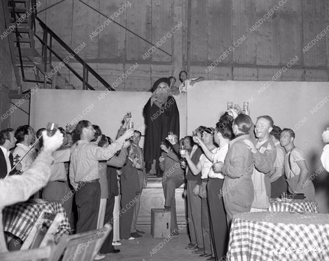 Tyrone Power in funny costume cast crew film The Mark of Zorro 4b09-115
