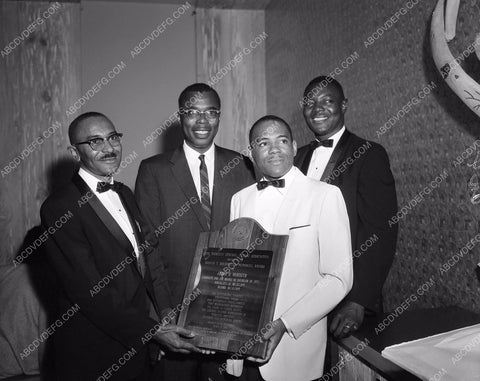 Tuskegee Alumni James Meredith gets award 4b09-137