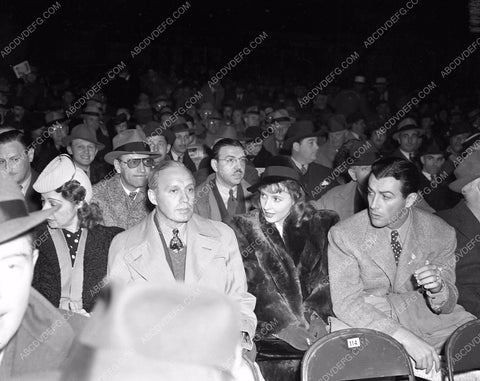 Jack Benny Barbara Stanwyck Robert Taylor at boxing match 4b09-163