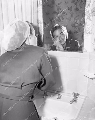 candid Terry Moore washes up in dressin room 4b09-192